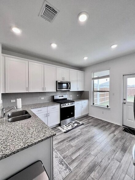 Foto del edificio - 312 Black Alder St