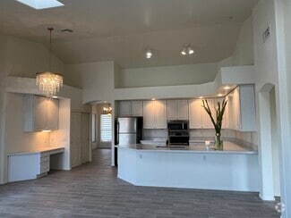 Building Photo - 814 W Beechnut Dr