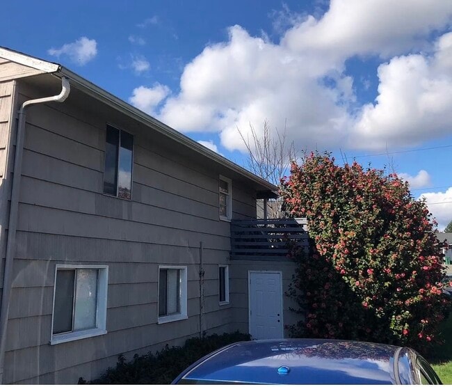 Building Photo - 127 14th Ave