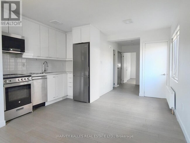 Building Photo - 521 Browns Line