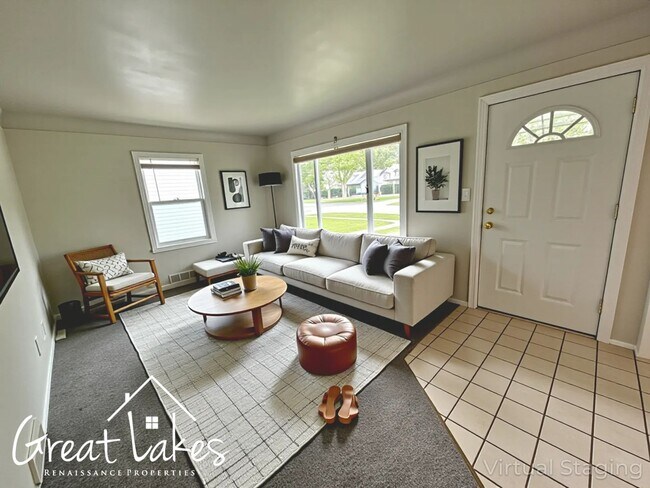Foto del edificio - Lovely 3 Bedroom 2 Bathroom now available ...
