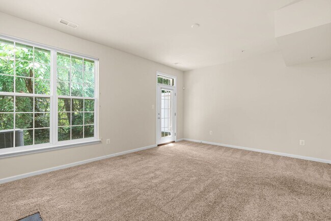 Foto del edificio - 3 Bedroom 3.5 Bathroom - Wheaton Townhouse...