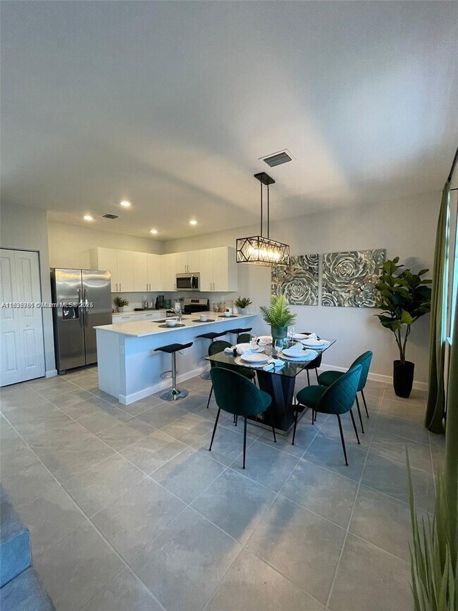 Foto del edificio - 726 SE 13th Ct