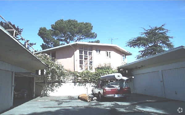 Foto del edificio - 1669 Sargent Ct