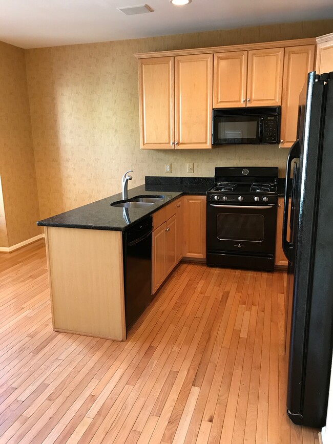 Kitchen - 4614 Kirkland Pl