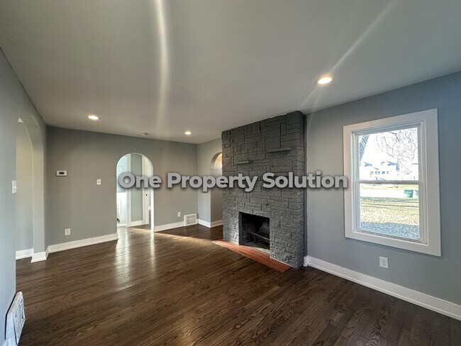 Foto del edificio - 6741 Columbia Ave