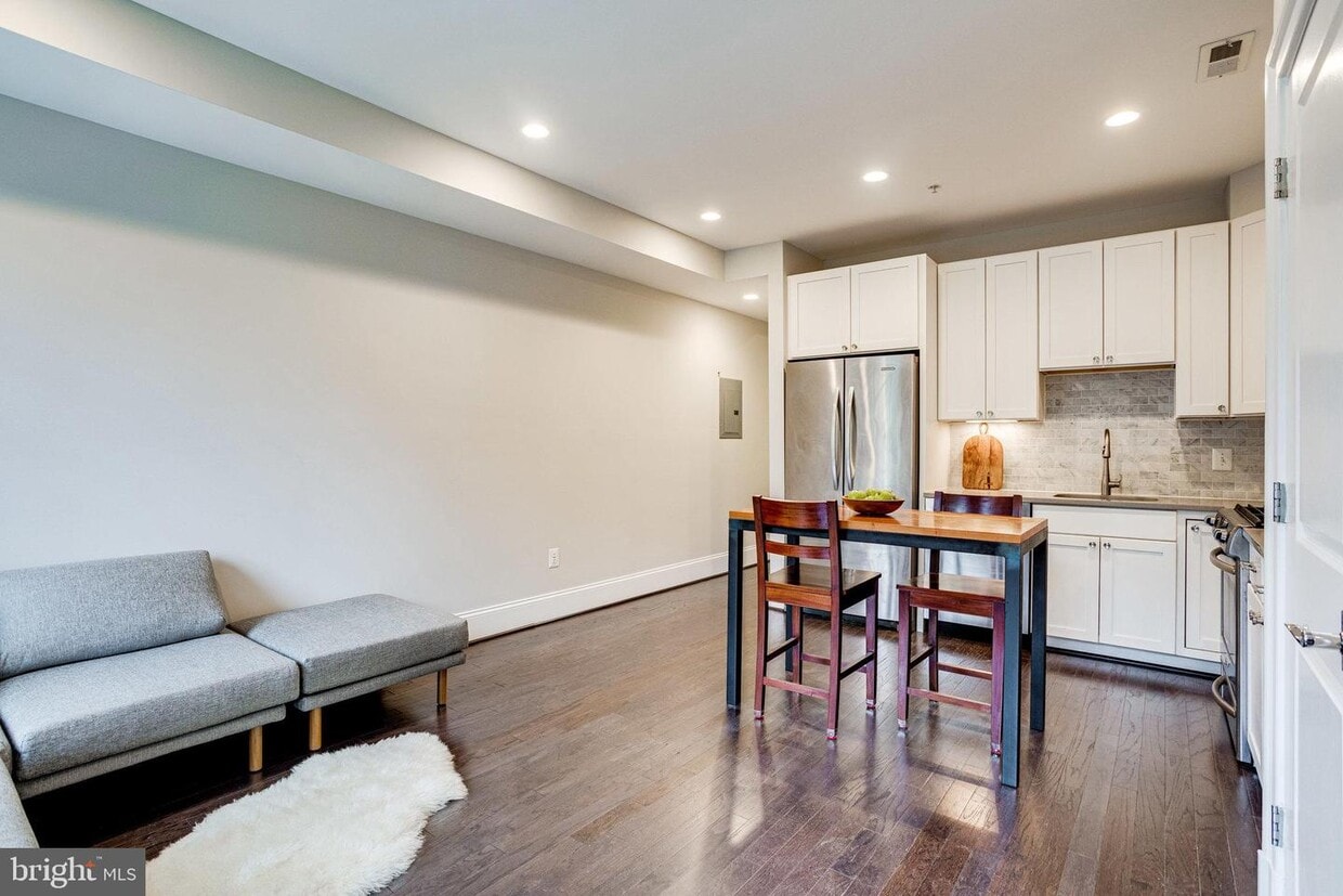 2323 40th St NW Unit 3, Washington, DC 20007 Room for Rent in