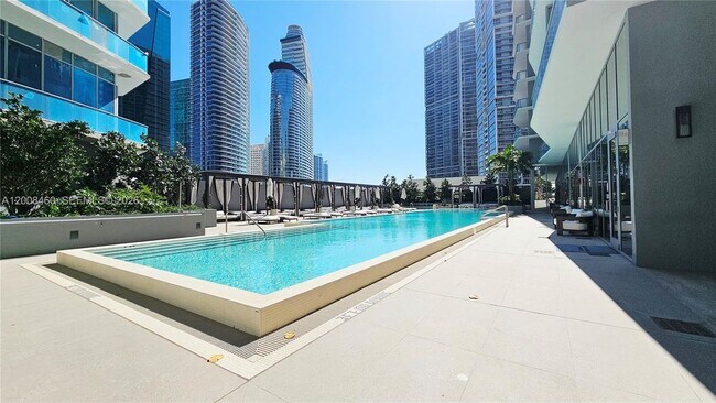 Foto del edificio - 77 SE 5th St