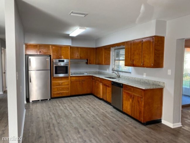 Building Photo - 4 br, 2 bath House - 3604 Lindell Ave