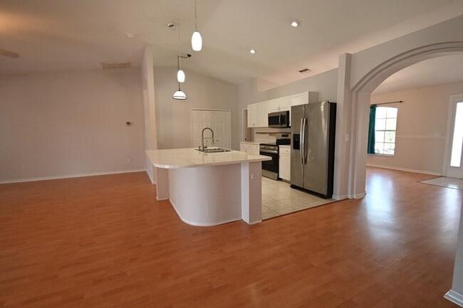 Foto del edificio - 136 SE 19th Ln