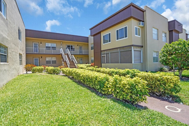 Foto del edificio - 810 Burgundy St