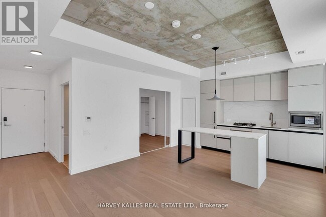 Photo du bâtiment - 1720 Bayview Ave