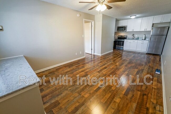 Building Photo - 403 Hayden Rd