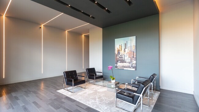 Foto del edificio - 367 W Locust St