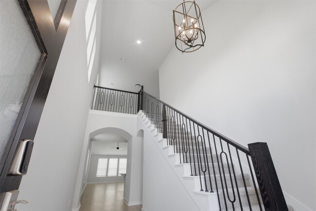 Building Photo - 5011 Bowen Pr Dr