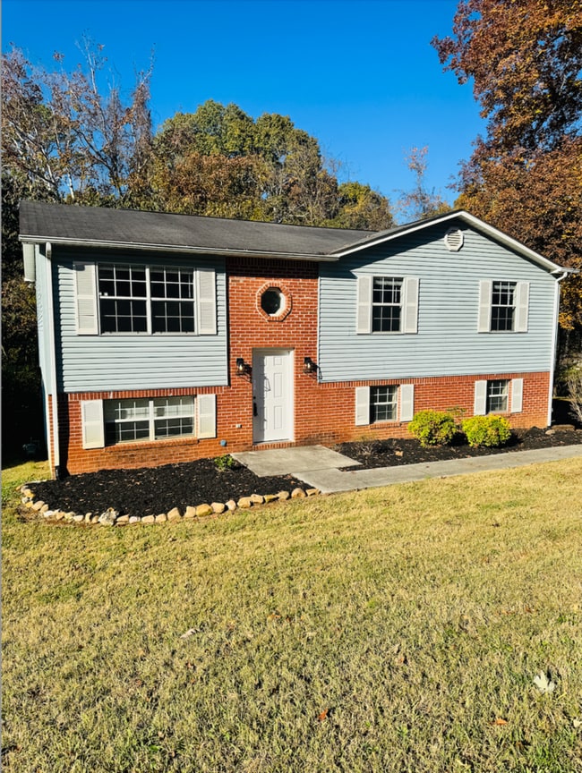 Building Photo - 1221 Overton Ln