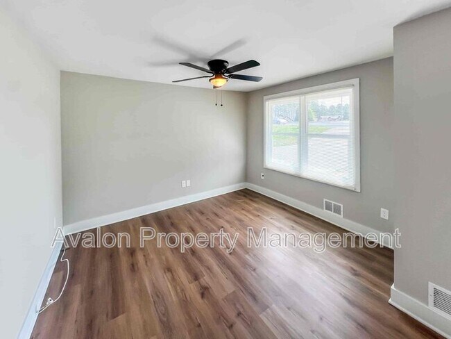 Foto del edificio - 3301 Mars Hill Rd