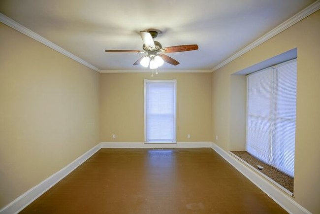 Foto del edificio - 6821 Old Wake Forest Rd