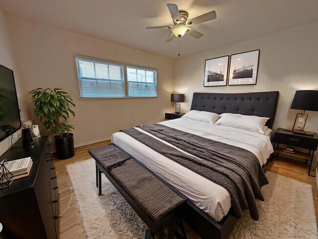 Foto del edificio - 1532 S Bundy Dr