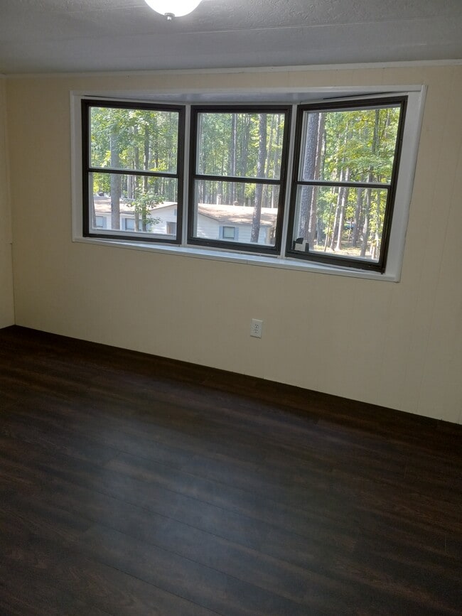 Building Photo - 71 Fernwood Dr