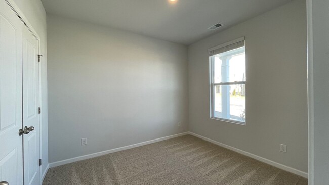 Building Photo - 2011 Widgeon Pt