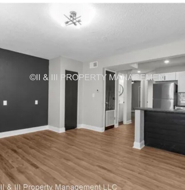 Building Photo - 1505 W 25th Ct