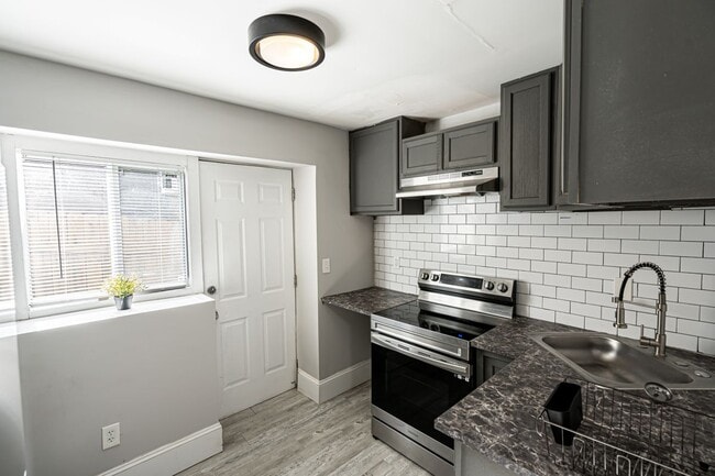 Foto del edificio - 2881 Sylvan Rd