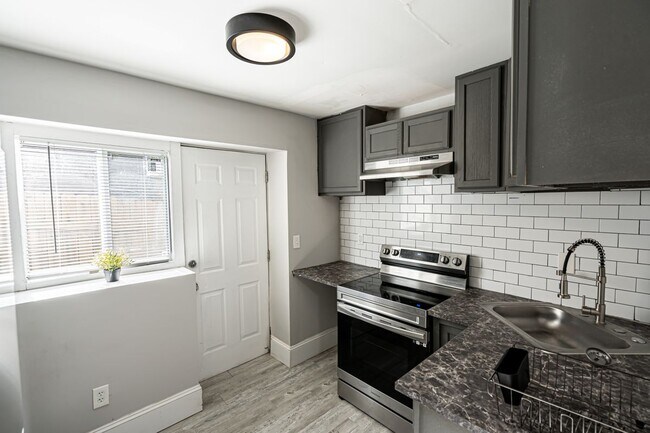 Foto del edificio - 2881 Sylvan Rd