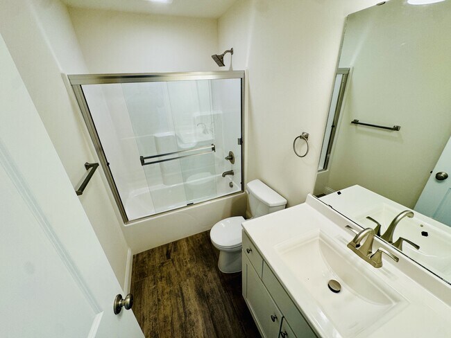 Foto del edificio - 3900 McKendree Dr