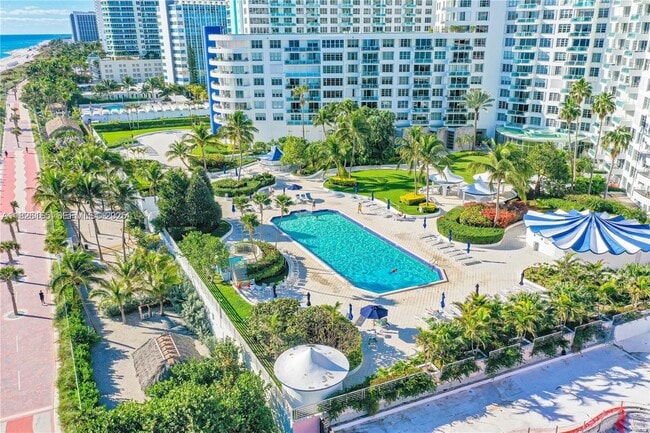 Building Photo - 5151 Collins Ave