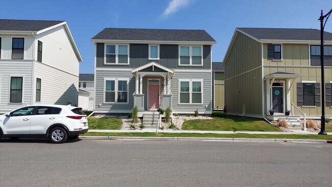 Foto del edificio - 6145 Farmstead Ave