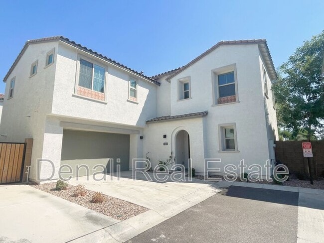 Building Photo - 1365 W Bluejay Dr