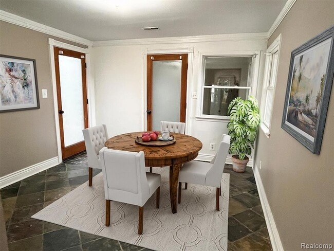 Building Photo - 23096 Hawthorne St