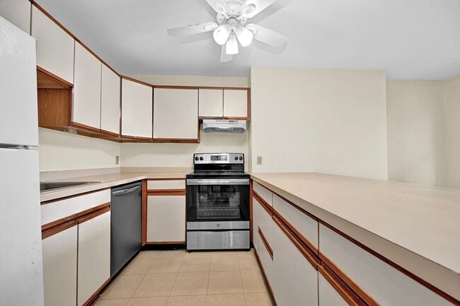 Building Photo - 668 Tremont St