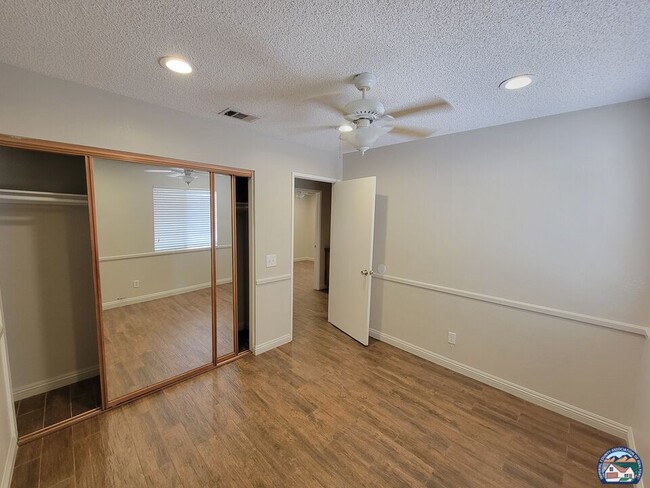 Foto del edificio - 861 W Legion Rd