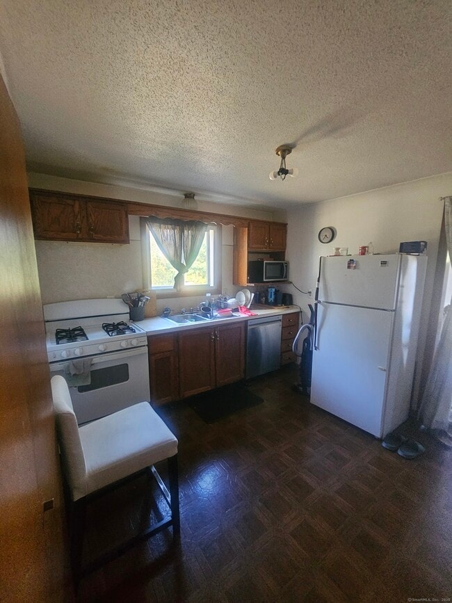 Building Photo - 49 Long Meadow Dr
