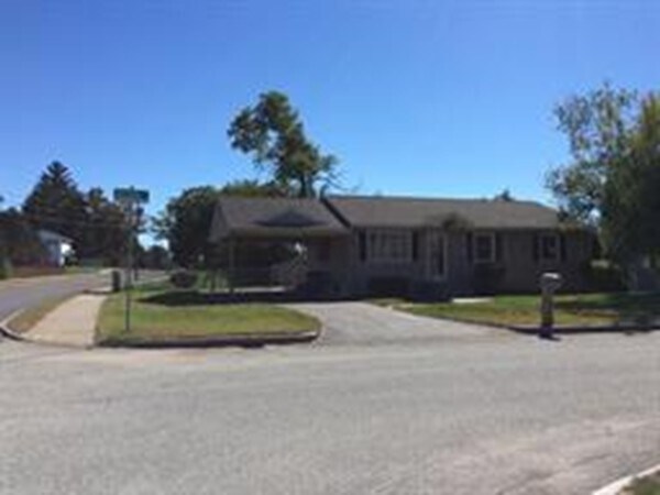 Primary Photo - 5 Brianna Ln