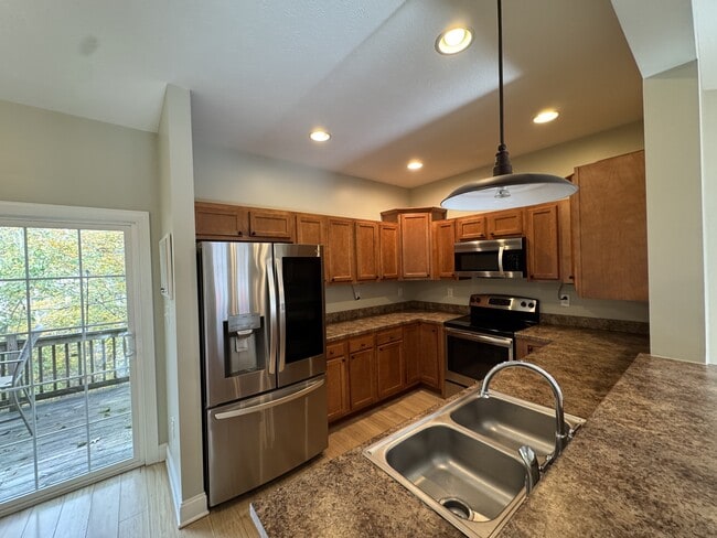 Building Photo - 1029 Olivia Wy