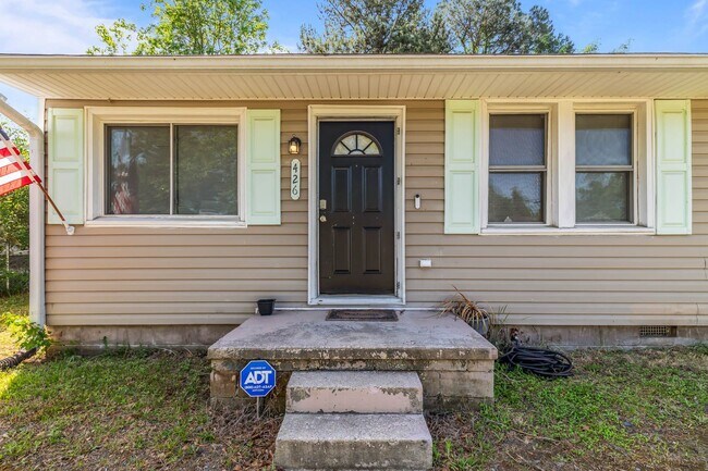 Building Photo - Charming 2-Bedroom Home with Modern Updates!