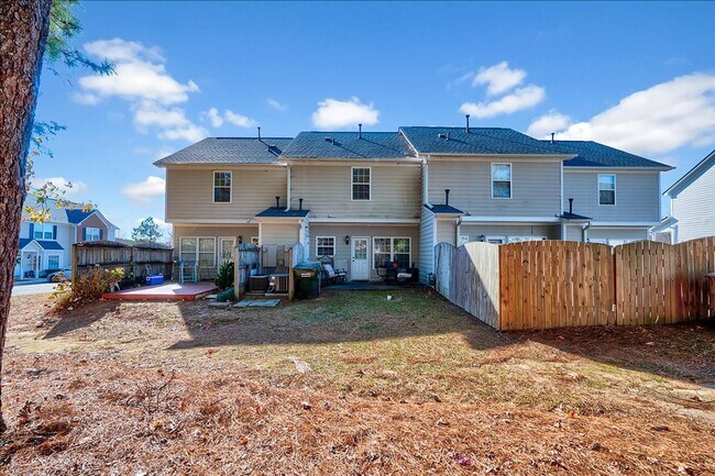 Foto del edificio - 2BR/2.5BA Clayton Townhouse