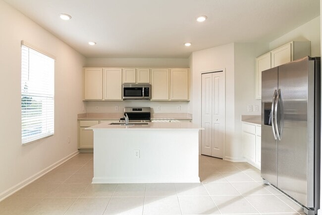 Building Photo - 4825 Katrina Dr