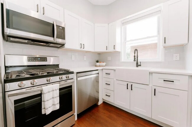 Building Photo - 2761 Minot Ave