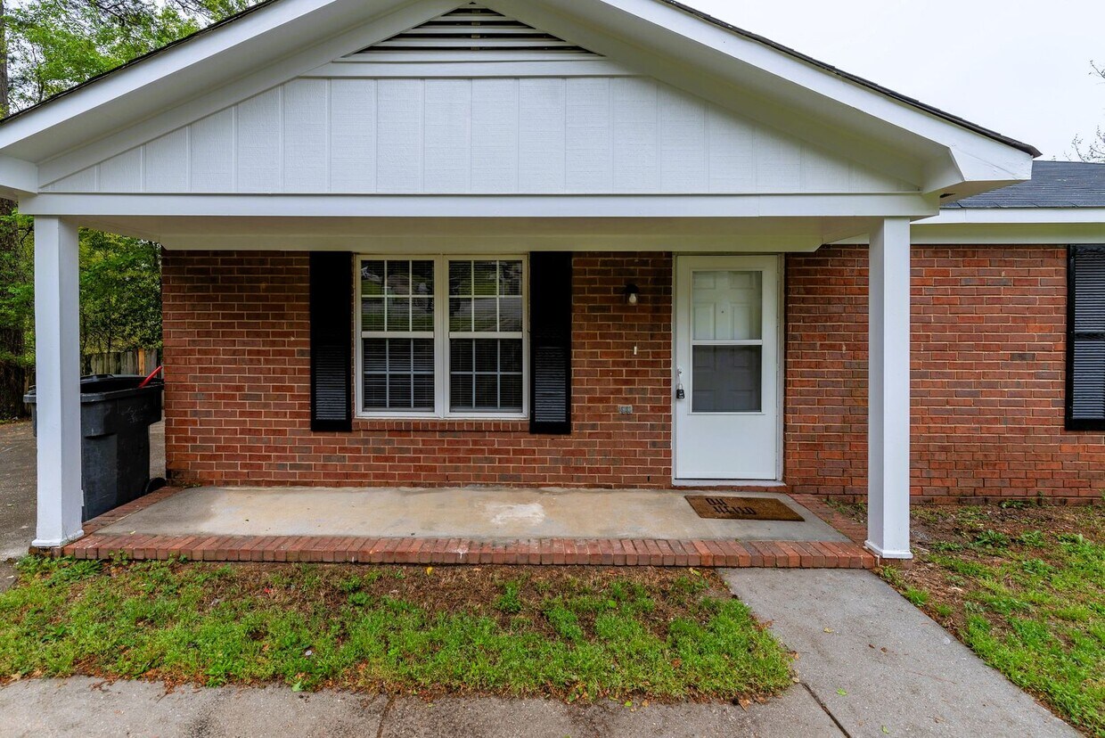 1,350 3 bed/ 2 bath, singlefamily home... House Rental in