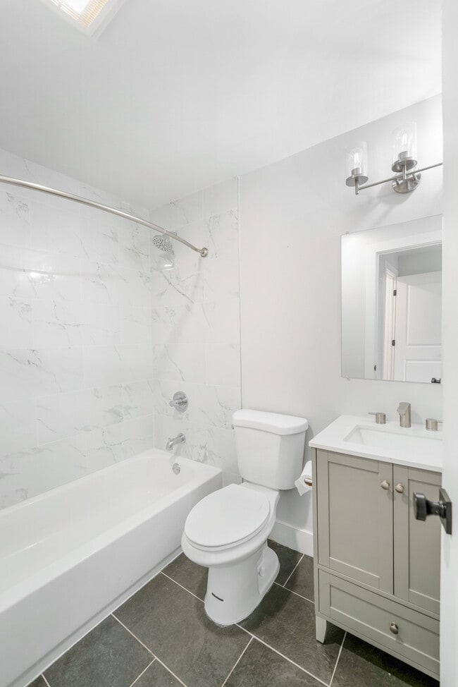 Building Photo - 280 Collins St