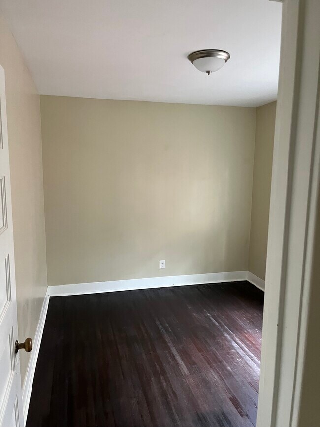 Dormitorio - 208 N Ballston Ave