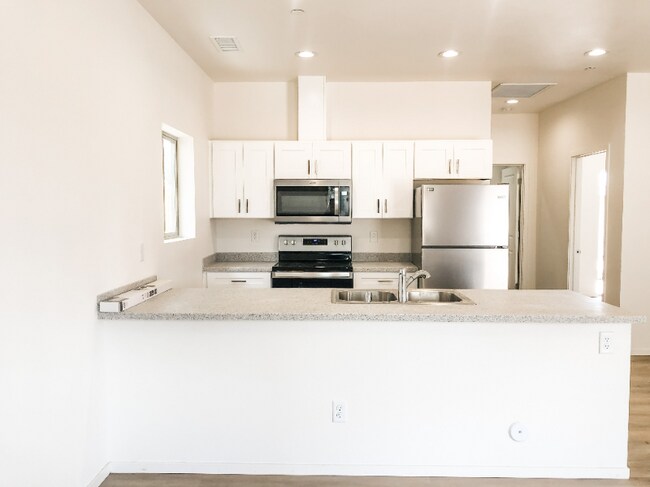 Building Photo - 5850 Black Olive Dr