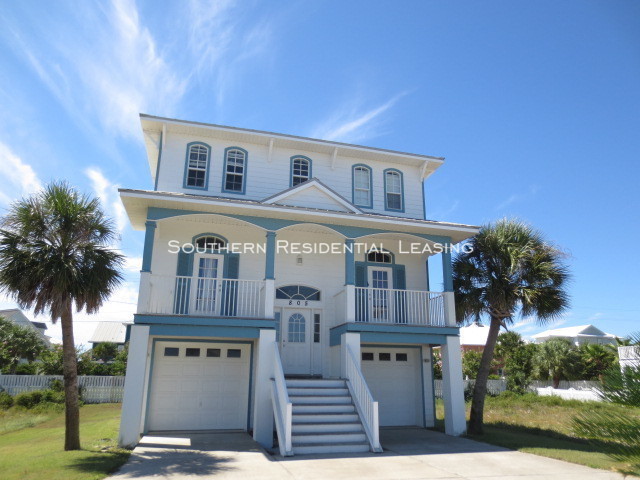 Primary Photo - BIG BEACH HOME!