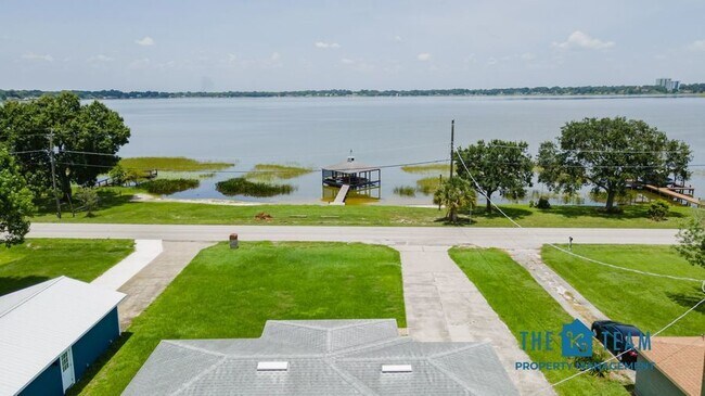Foto del edificio - 1540 S Lake Howard Dr