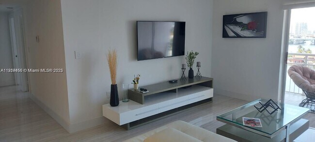 Foto del edificio - 400 Kings Point Dr