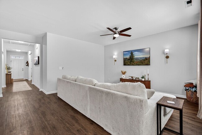 Foto del edificio - Modern 3 Bedroom Home Near Beaches & Boat Ramp
